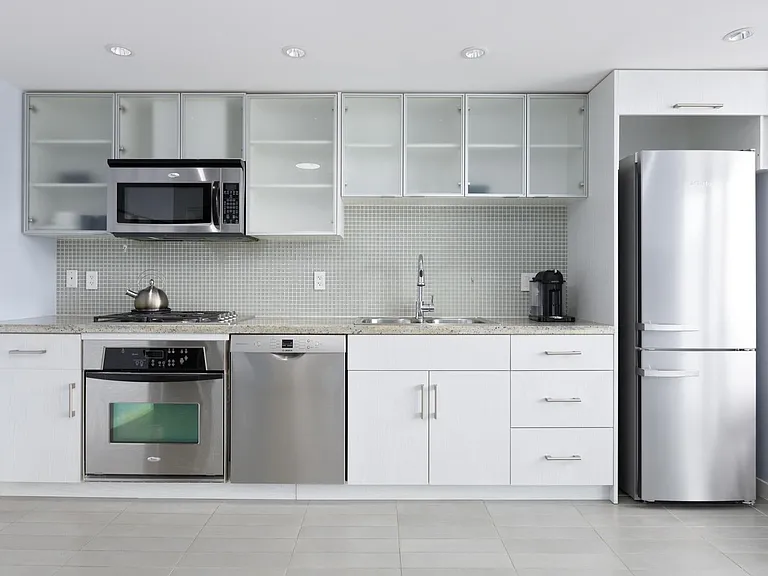 33 Smithe St #3207 — Photo 5