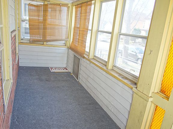 3rd image of 64 Manitoba Ave