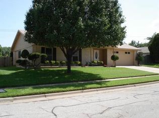 712 Spring Forest Dr, Bedford, TX 76021