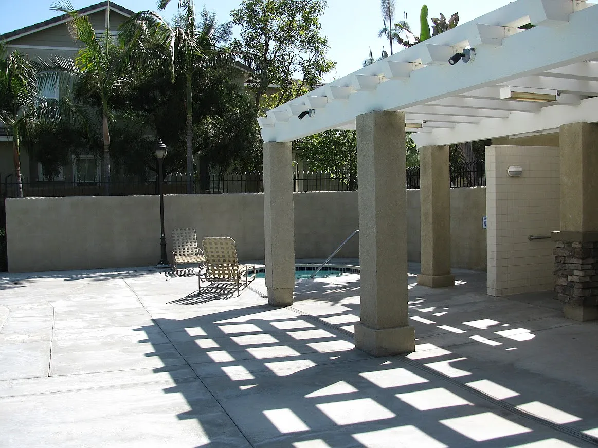 4 bed, 2.5 bath, 1948 sqft, $3,000 — Photo 4