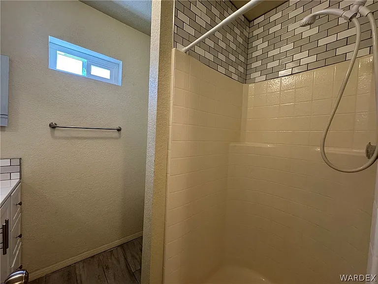 2460 Lakeside Dr #2 — Photo 10