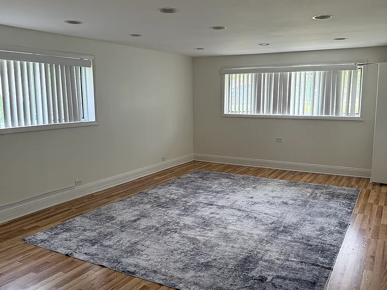 212 Valerie Ct — Photo 14