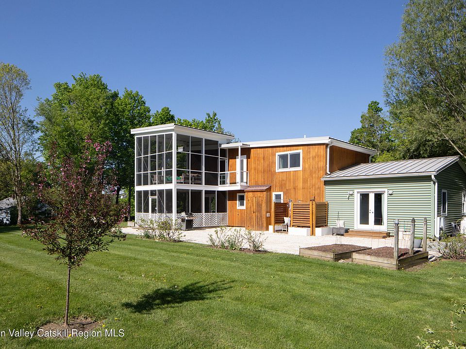 1st image of 34 N Maple Avenue