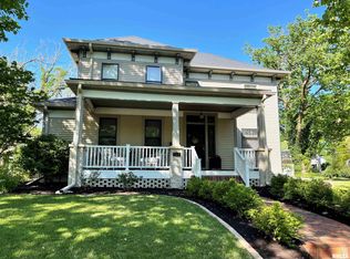 326 Pekin St, Lincoln, IL 62656