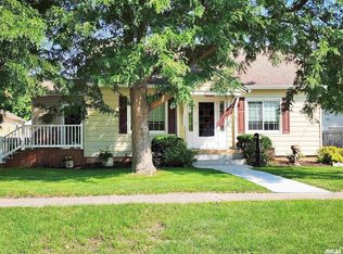 614 S Center St, Geneseo, IL 61254