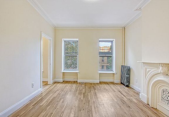5th image of 82 Quincy St APT 3