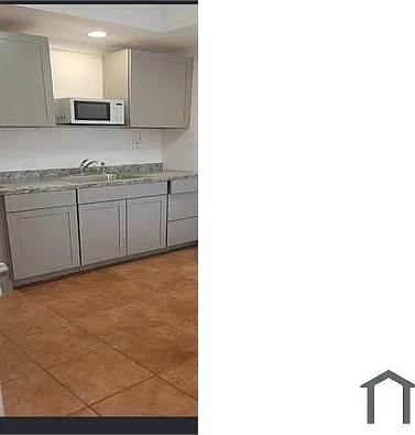 5937 Taft St — Photo 2