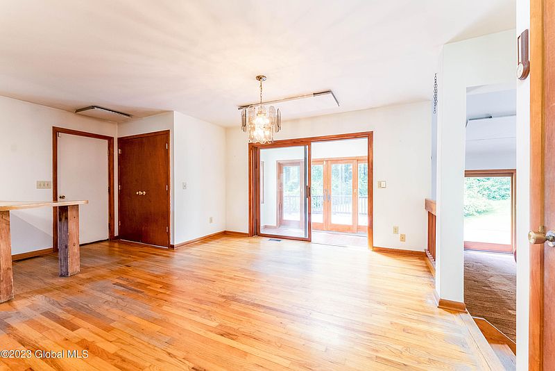5th image of 17 Overlook Avenue