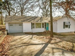 616 N 12th St, Van Buren, AR 72956