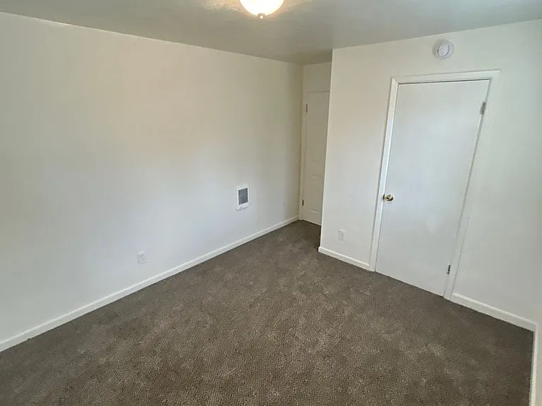 2469 Lee St SE — Photo 10
