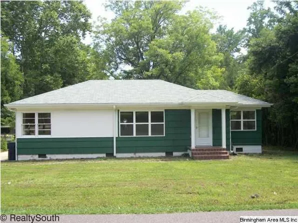 104 W Crest Rd, Bessemer, AL 35023