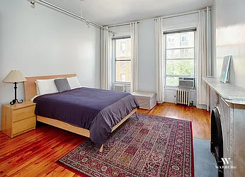 Rented by Warburg
