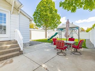 120 Whitney St, Ludlow, MA 01056