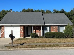 121 Chestnut Ln, Versailles, KY 40383