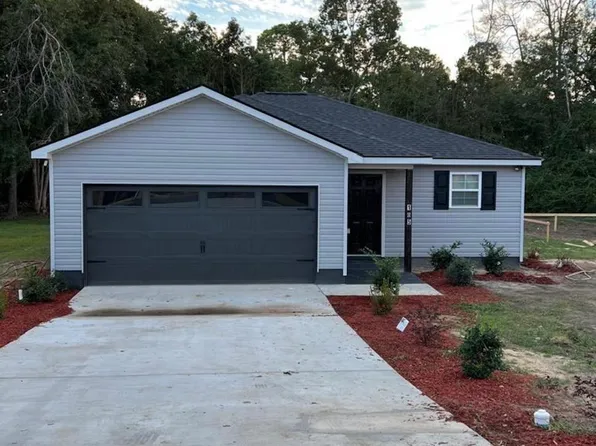 105 Pinecrest Blvd, Thomasville, GA 31792