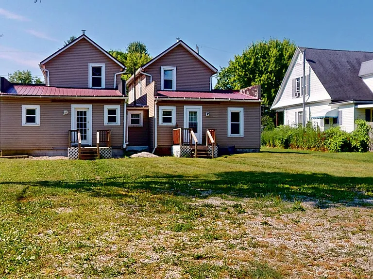 19 W Tucker Ave — Photo 2