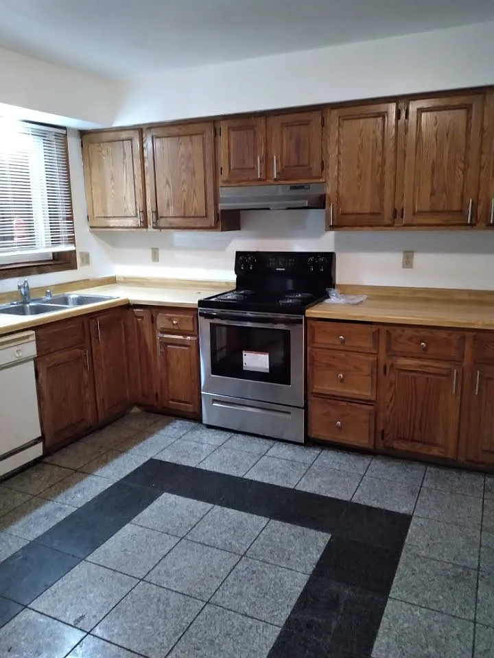 6757-6759-6761-6763 Hammersley Road - 6763 — Photo 3