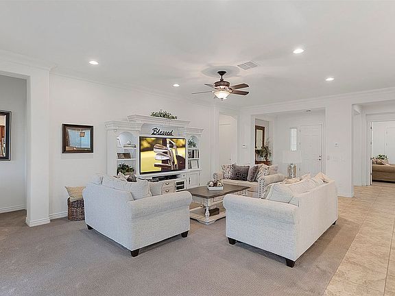 3rd image of 2486 E Bellerive Dr