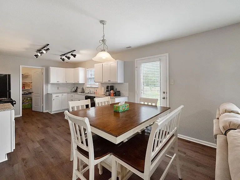 4898 Little Pine Dr — Photo 2