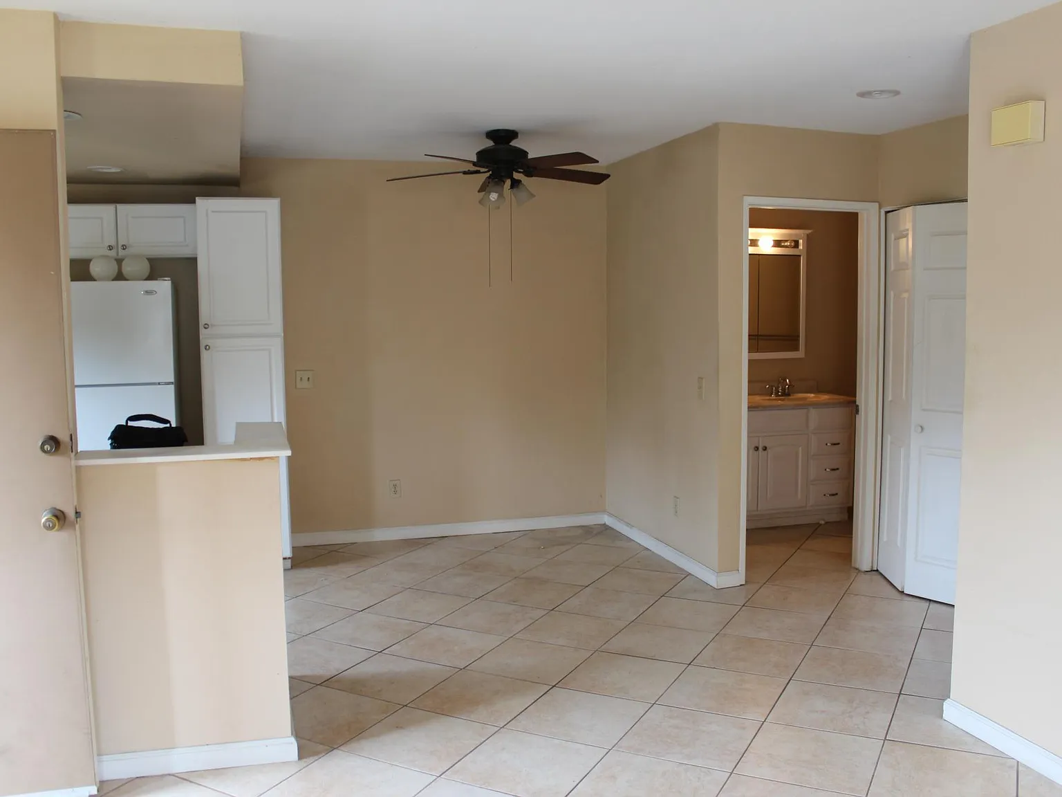 1 bed, 651 sqft, $2,299 — Photo 4