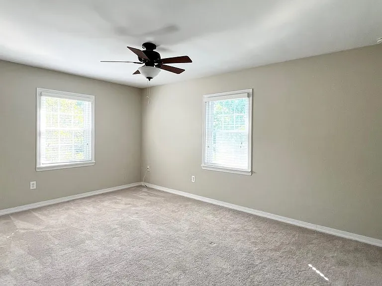 20301 Shelburne Rd #8B — Photo 6