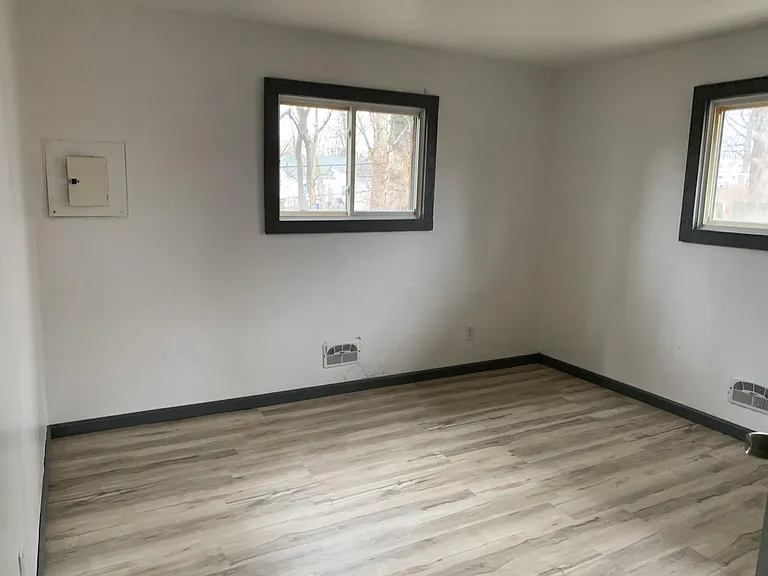 1203 Tennyson Ave — Photo 11
