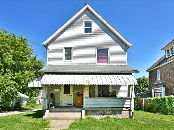 653 S State Line Rd, Sharon, PA 16146