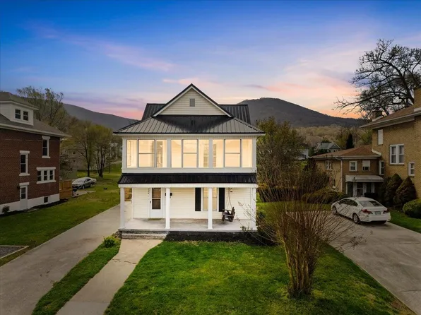 504 Main St, Narrows, VA 24124