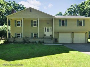 29 Davis St, Seekonk, MA 02771