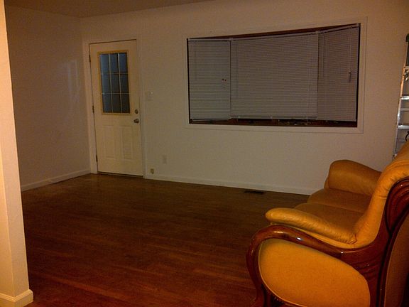 2nd image of 22 Champlain St