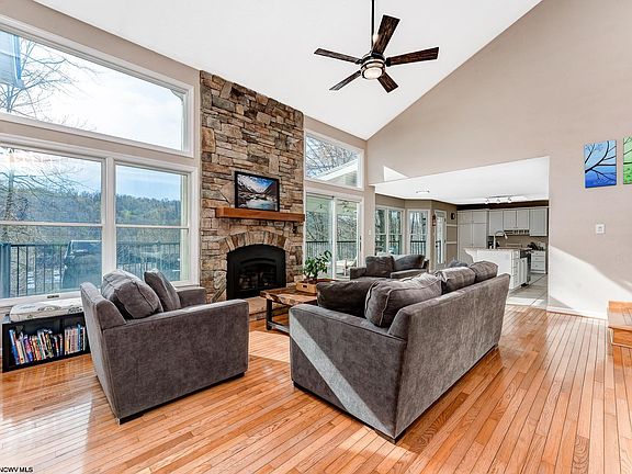 4th image of 39 Lakeside Dr