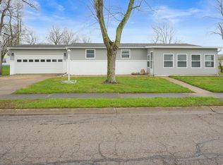 9109 W Sutherland Ave, Yorktown, IN 47396