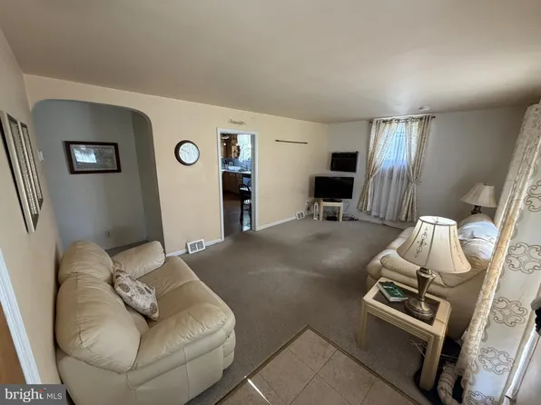 2527 Springview Rd, East Norriton, PA 19401