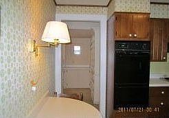 4th image of 526 E Gansevoort St