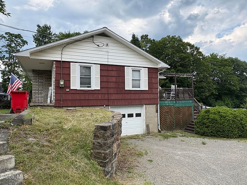 3rd image of 2714 Center Road