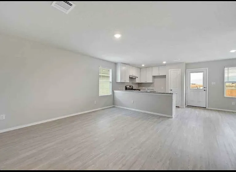 2808 Rosefinch — Photo 5