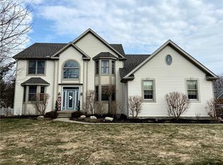 3900 Timberline Dr, Erie, PA 16506