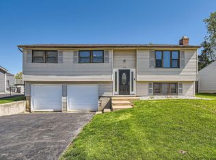 8790 Crestwater Dr, Galloway, OH