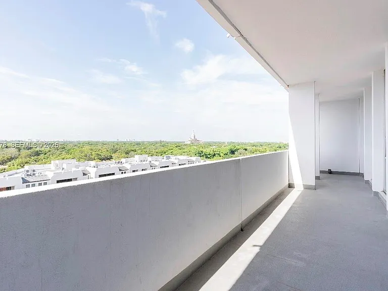 700 Biltmore Way #1004 — Photo 2