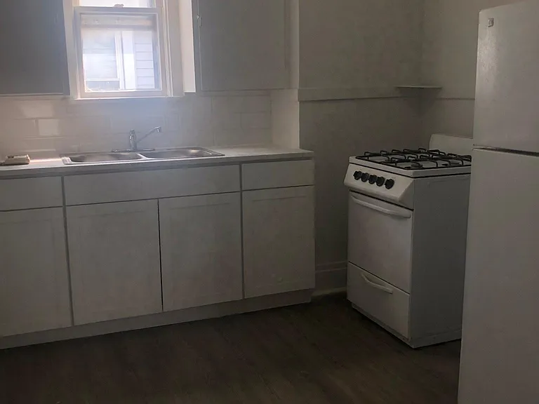 121 Hertel Ave #2 — Photo 6
