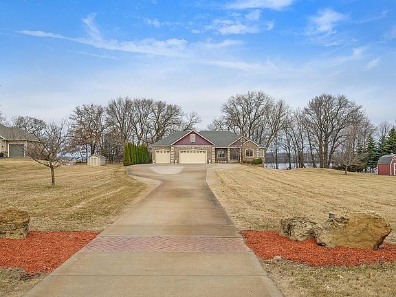 3rd image of 25204 Firefly Ave