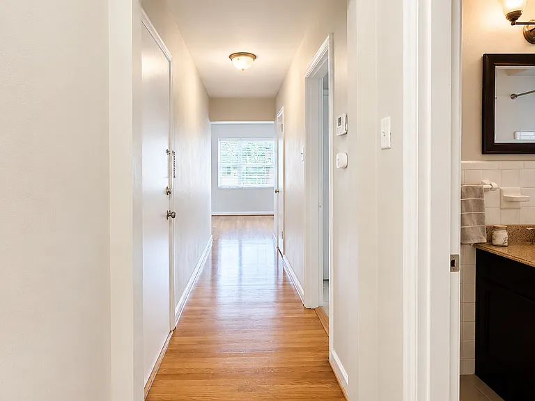 6931 Nagel Ave #1E — Photo 5