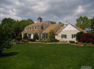 20 Three Pond Rd, Smithtown, NY 11787