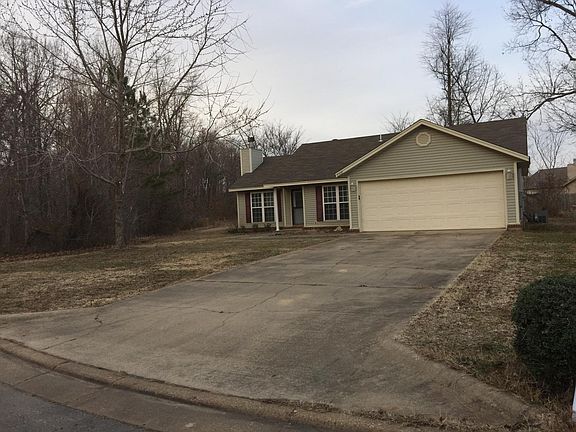 House is at the end of a street, there is no thru traffic .
