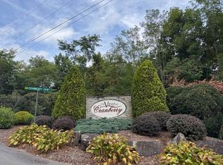 Jewel Weed Trl, Newland, NC 28657