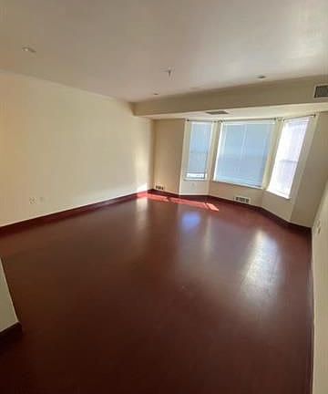 5th image of 1330 Stevenson St APT C301
