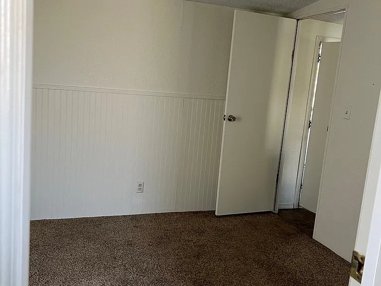 503 Uhland Rd — Photo 25
