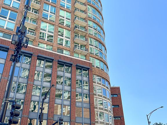 2nd image of 600 N Kingsbury St APT 1109