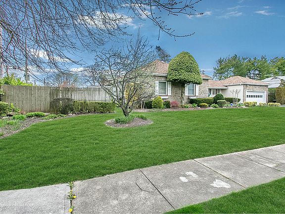 3rd image of 1600 Cynthia Ct