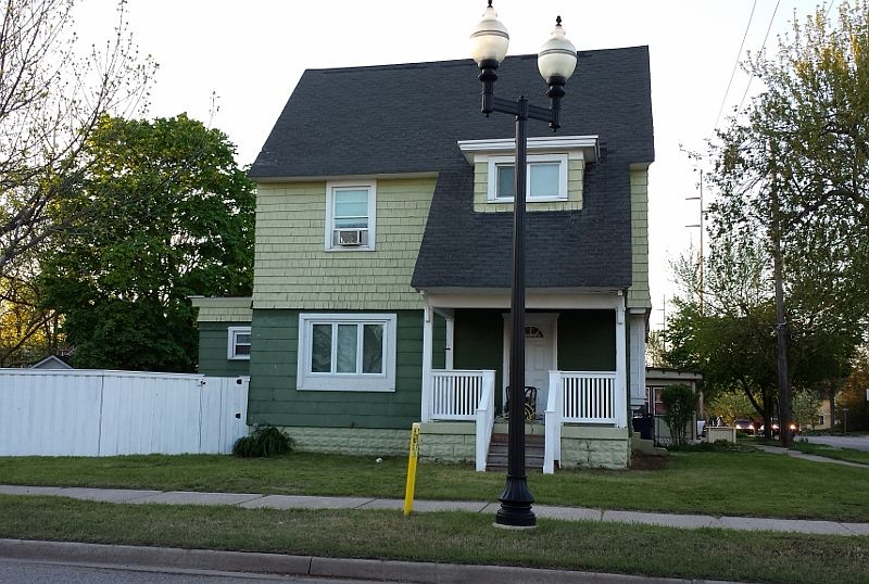 1st image of 382 Pine Ave